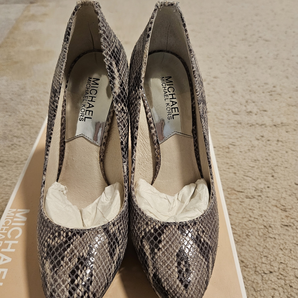Michael Kors Black and Gray Heels with Classic Elegance